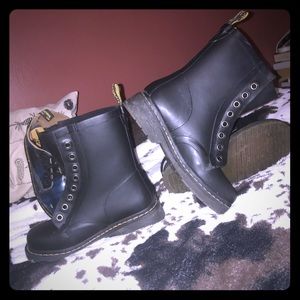 ☔️DR. MARTEN BLACK DRENCH🖤